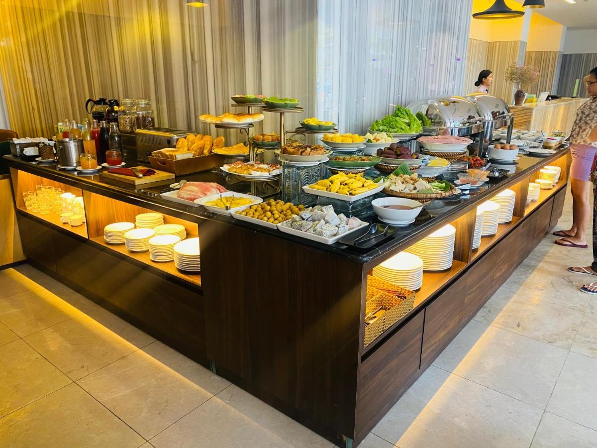 Liberty Hotel Saigon Greenview Хошимін Екстер'єр фото