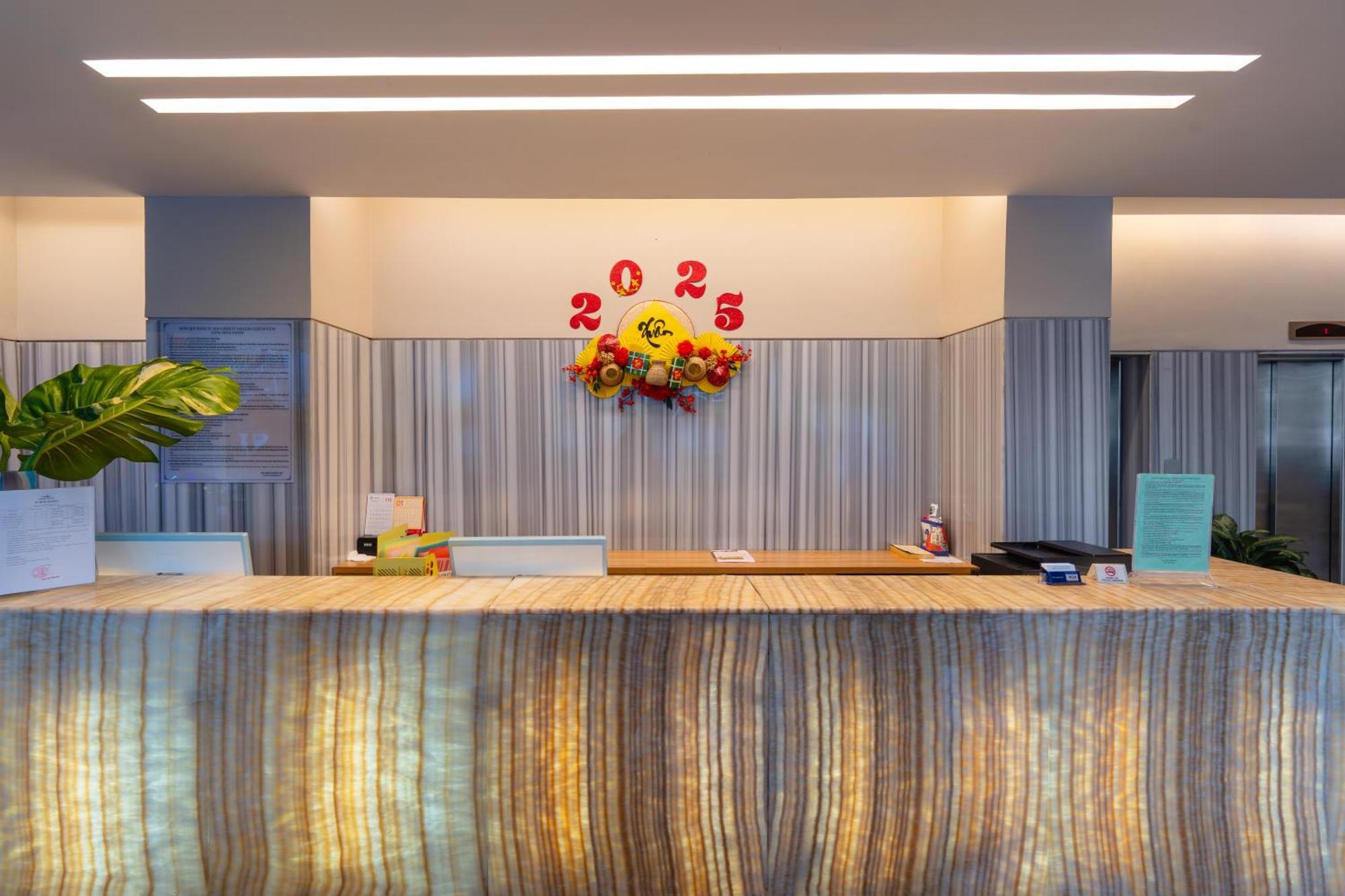 Liberty Hotel Saigon Greenview Хошимін Екстер'єр фото