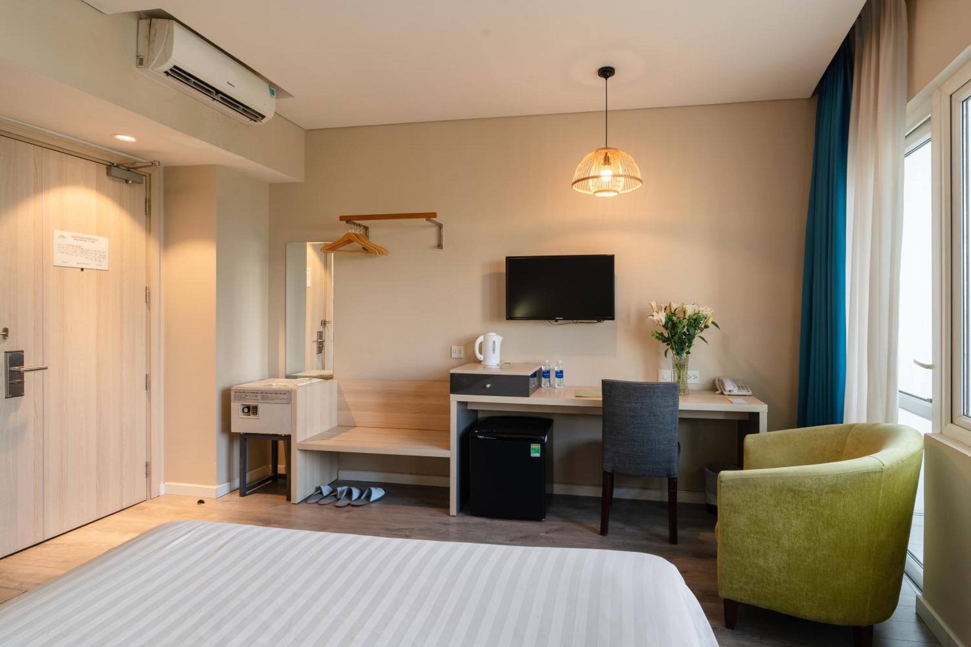 Liberty Hotel Saigon Greenview Хошимін Екстер'єр фото