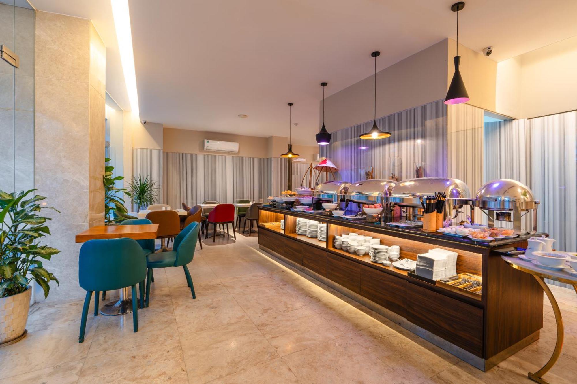 Liberty Hotel Saigon Greenview Хошимін Екстер'єр фото