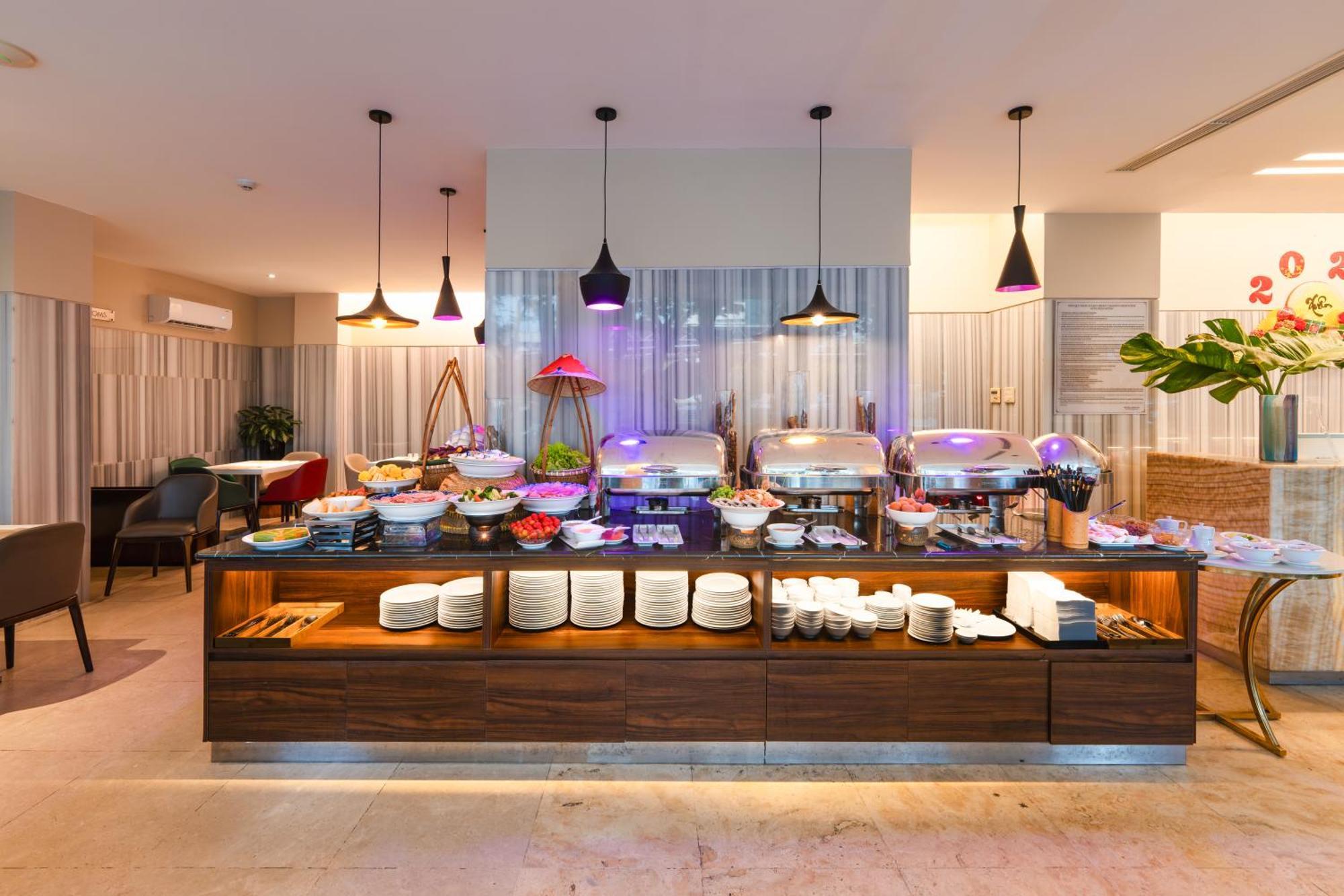 Liberty Hotel Saigon Greenview Хошимін Екстер'єр фото
