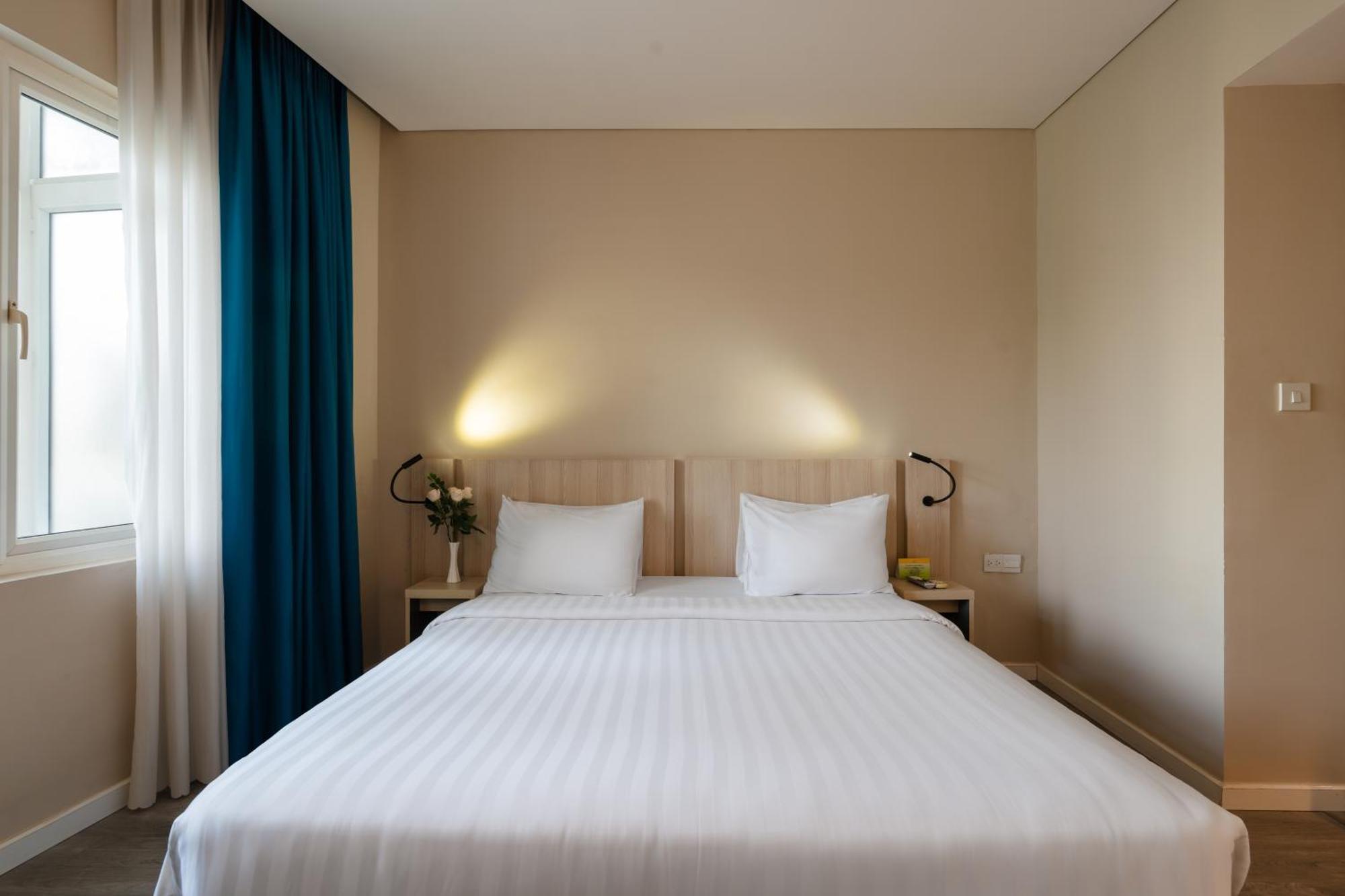 Liberty Hotel Saigon Greenview Хошимін Екстер'єр фото