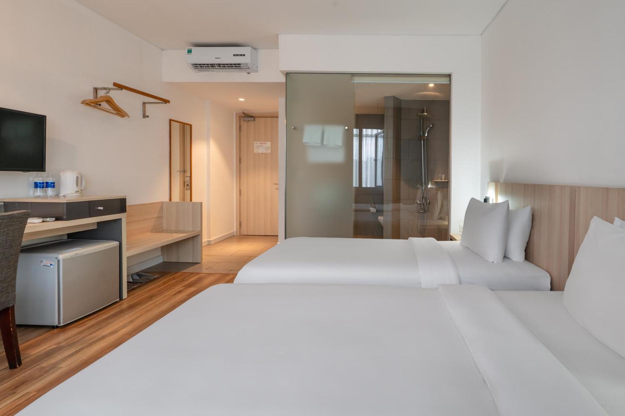 Liberty Hotel Saigon Greenview Хошимін Екстер'єр фото
