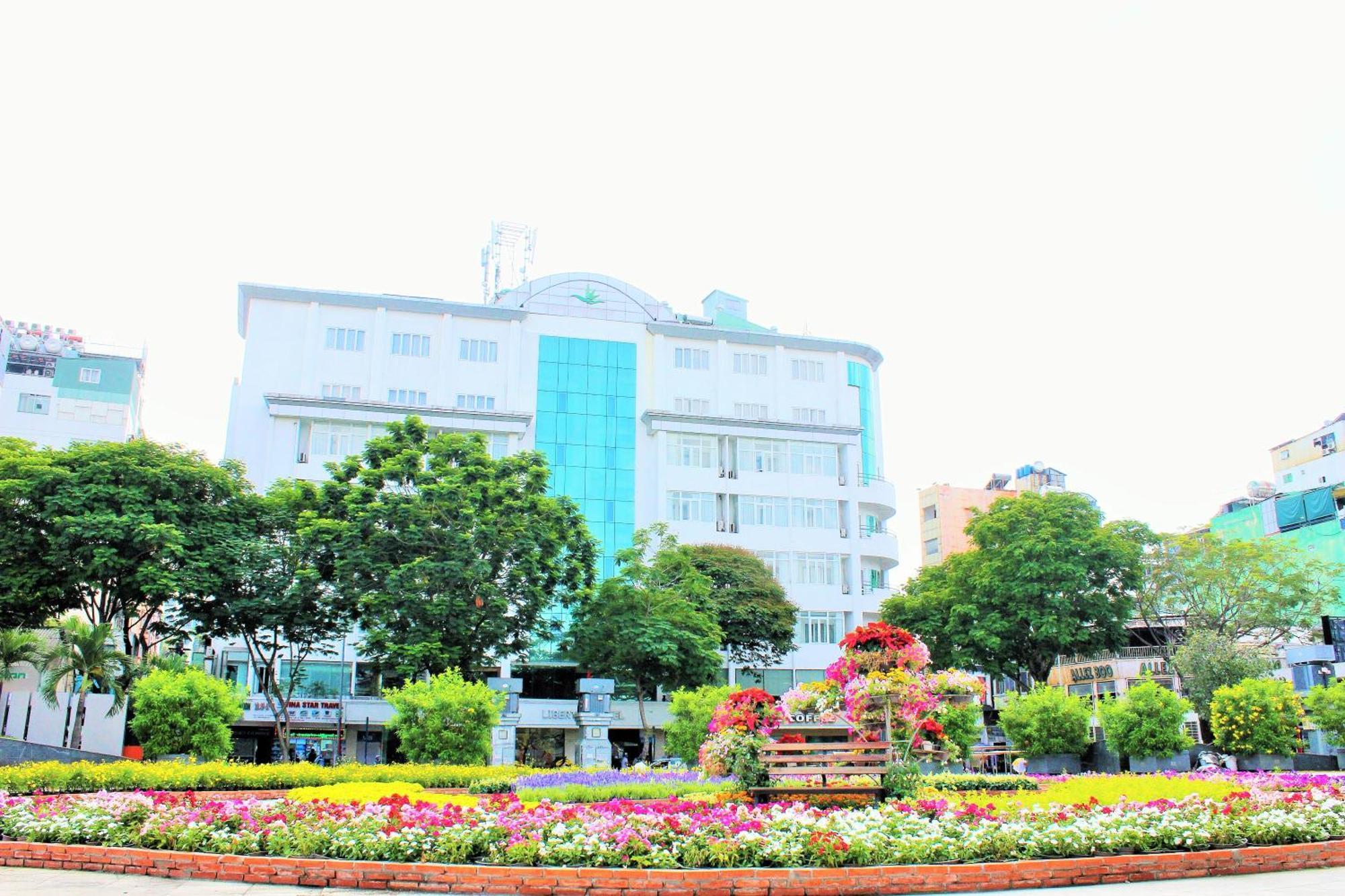 Liberty Hotel Saigon Greenview Хошимін Екстер'єр фото