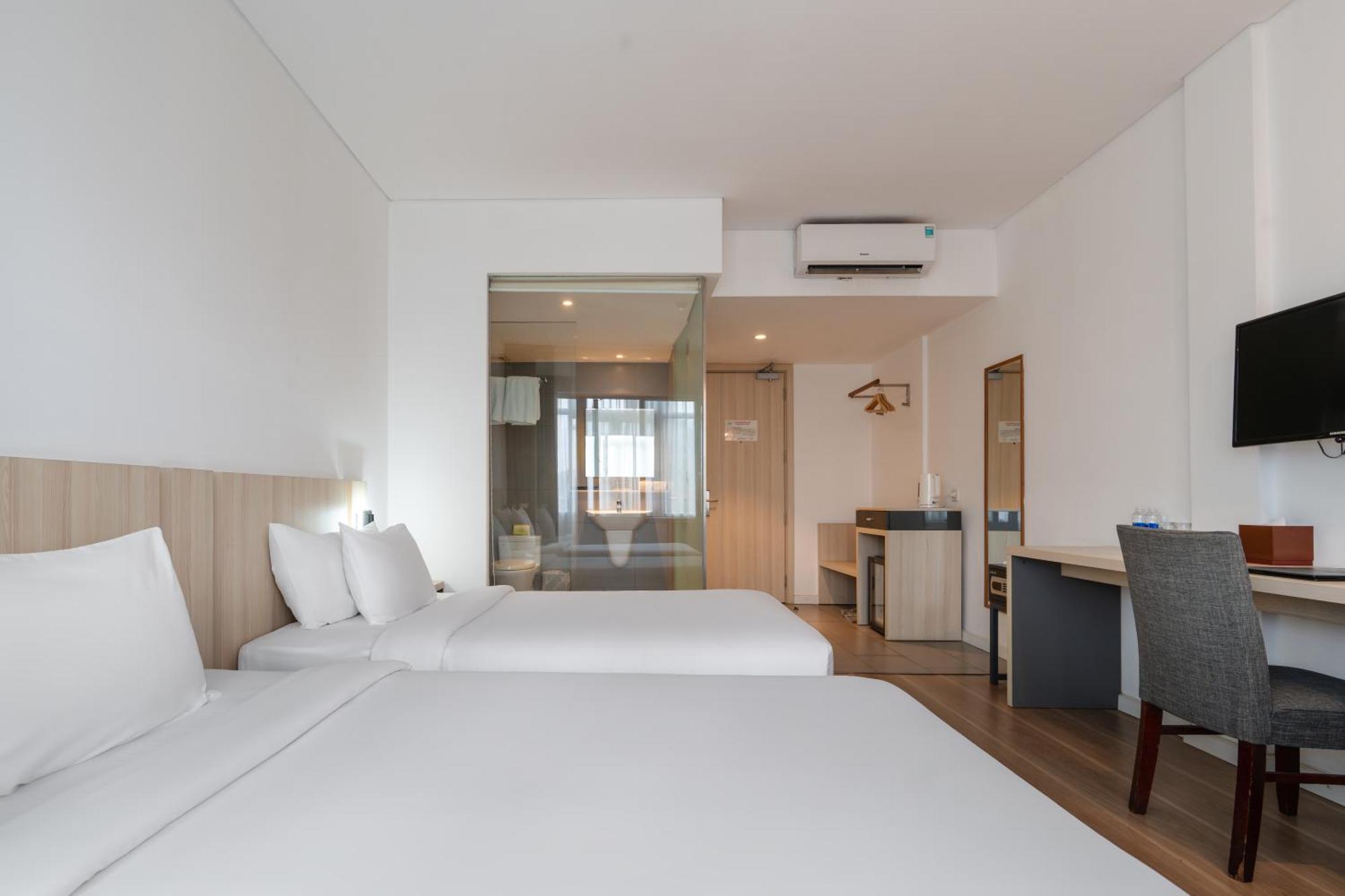 Liberty Hotel Saigon Greenview Хошимін Екстер'єр фото