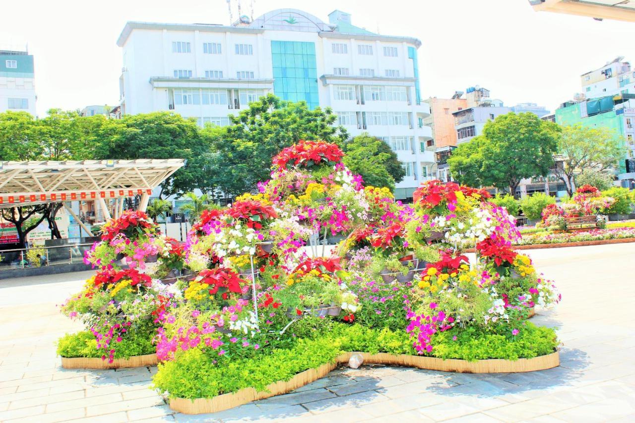 Liberty Hotel Saigon Greenview Хошимін Екстер'єр фото