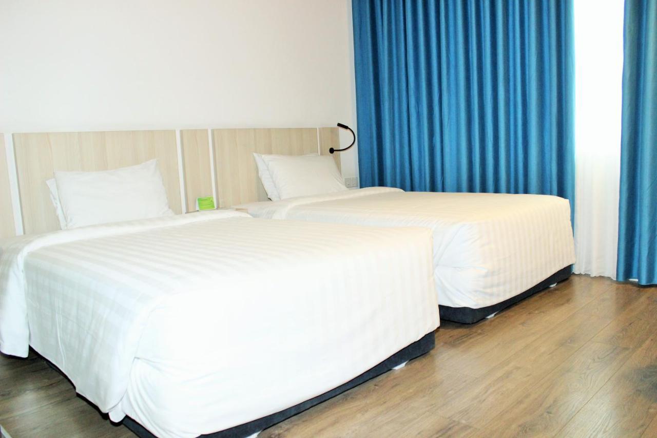 Liberty Hotel Saigon Greenview Хошимін Екстер'єр фото